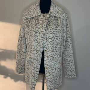 Moon Ryder Boutique Womens Cream Leopard Print Faux Fur Coat pockets buttons
